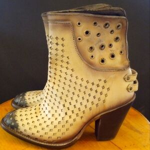 Corral Vintage Leather Laser punched booties